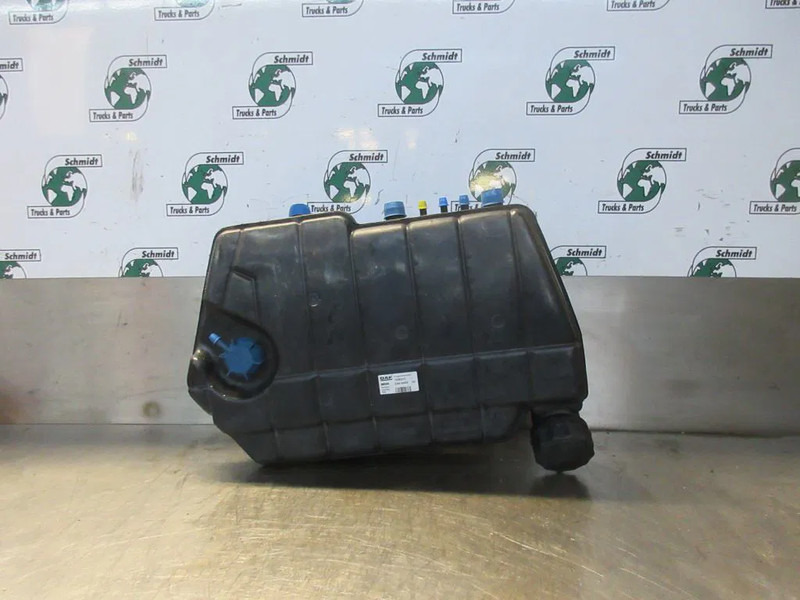 DAF 1626237 EXPANSIEVAT GEBRUIK EN NIEUWE OP VOORRAAD !!!!! EURO 5 - Expansion tank for Truck: picture 2 DAF 1626237 EXPANSIEVAT GEBRUIK EN NIEUWE OP VOORRAAD !!!!! EURO 5 - Expansion tank for Truck: picture 2
