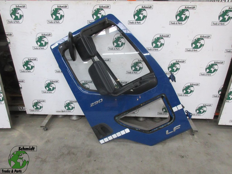 DAF 1715427 DEUR RECHTS LF 290 EURO 6 MET RAAM - Door and parts for Truck: picture 1 DAF 1715427 DEUR RECHTS LF 290 EURO 6 MET RAAM - Door and parts for Truck: picture 1