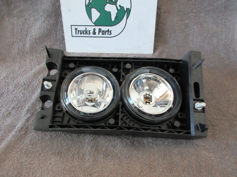DAF 1725272 // 1725270 // 1725271 // 1725273 MISTLAMP NIEUWE LINKS & RECHTS DAF XF CF LF EURO 5 - Fog light for Truck: picture 3 DAF 1725272 // 1725270 // 1725271 // 1725273 MISTLAMP NIEUWE LINKS & RECHTS DAF XF CF LF EURO 5 - Fog light for Truck: picture 3