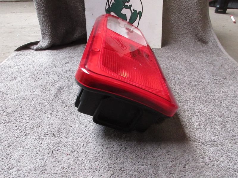 DAF 1875580 /// 1875581 ACHTERLAMP DAF CF XF LF EURO 6 R+L - Tail light for Truck: picture 5 DAF 1875580 /// 1875581 ACHTERLAMP DAF CF XF LF EURO 6 R+L - Tail light for Truck: picture 5