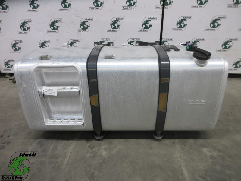 DAF 2041734 DIESELTANK 700 LITER DAF XF CF 480 EURO 6 MODEL 2020 - Fuel tank for Truck: picture 1 DAF 2041734 DIESELTANK 700 LITER DAF XF CF 480 EURO 6 MODEL 2020 - Fuel tank for Truck: picture 1