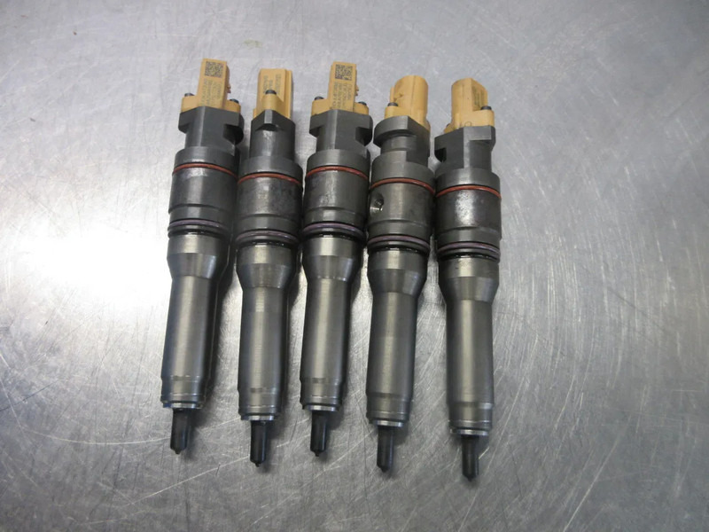 DAF 2047600 INJECTORS DAF XF CF 480 EURO 6 MODEL 2021 - Fuel filter for Truck: picture 2 DAF 2047600 INJECTORS DAF XF CF 480 EURO 6 MODEL 2021 - Fuel filter for Truck: picture 2