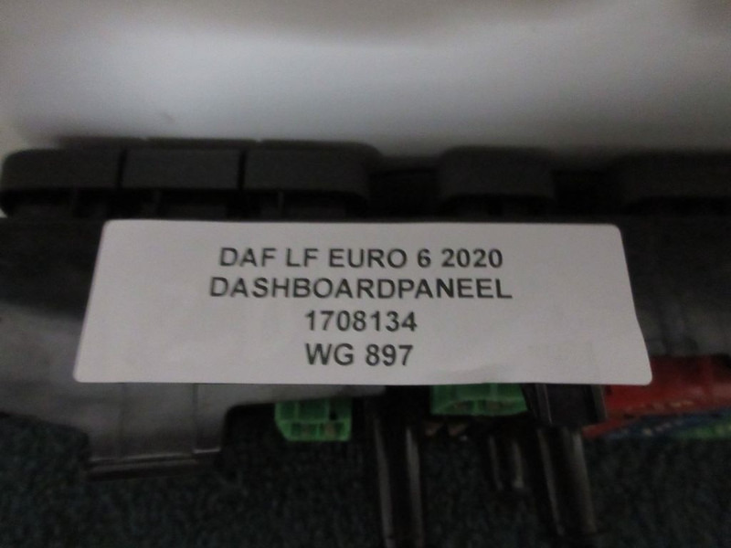 DAF LF 1708134 DASHBOARDPANEEL EURO 6 - Dashboard for Truck: picture 2 DAF LF 1708134 DASHBOARDPANEEL EURO 6 - Dashboard for Truck: picture 2