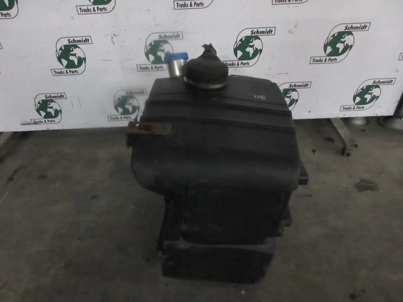 Iveco 42568926 // 41297909 AD BLUE TANK 100 LITER IVECO HI WAY EURO 6 - Fuel tank for Truck: picture 3 Iveco 42568926 // 41297909 AD BLUE TANK 100 LITER IVECO HI WAY EURO 6 - Fuel tank for Truck: picture 3
