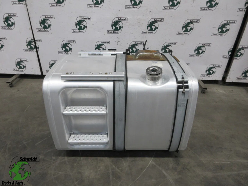 Iveco 81.12201-5839 // 81.12201-5933 // 450 LITER MAN TGX TGS EURO 6 TANK MODEL 2018 - Fuel tank for Truck: picture 1 Iveco 81.12201-5839 // 81.12201-5933 // 450 LITER MAN TGX TGS EURO 6 TANK MODEL 2018 - Fuel tank for Truck: picture 1