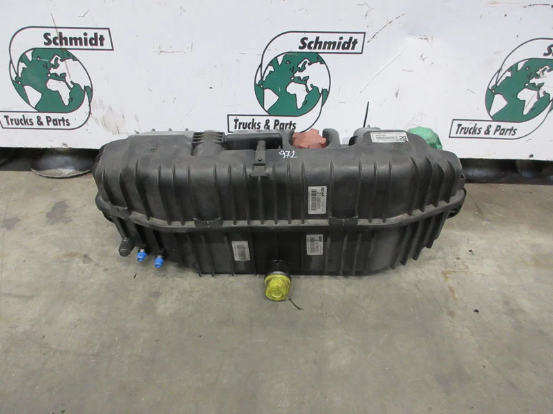 Mercedes-Benz A 960 501 90 03 WATERTANK MERCEDES BENZ 1833 MP4 EURO 6 - Expansion tank for Truck: picture 3 Mercedes-Benz A 960 501 90 03 WATERTANK MERCEDES BENZ 1833 MP4 EURO 6 - Expansion tank for Truck: picture 3