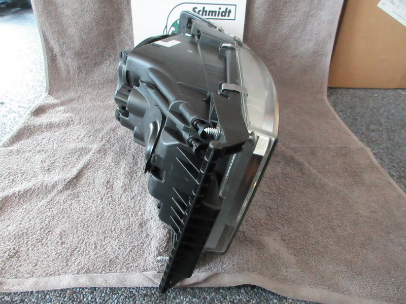 Scania 2416136 KOPLAMP LINKS SCANIA R 450 EURO 6 NIEUWE !!! - Headlight for Truck: picture 2 Scania 2416136 KOPLAMP LINKS SCANIA R 450 EURO 6 NIEUWE !!! - Headlight for Truck: picture 2