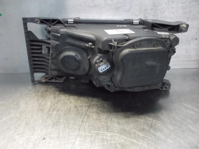 Scania R450 2241829 KOPLAMP RECHTS EURO 6 - Headlight for Truck: picture 2 Scania R450 2241829 KOPLAMP RECHTS EURO 6 - Headlight for Truck: picture 2