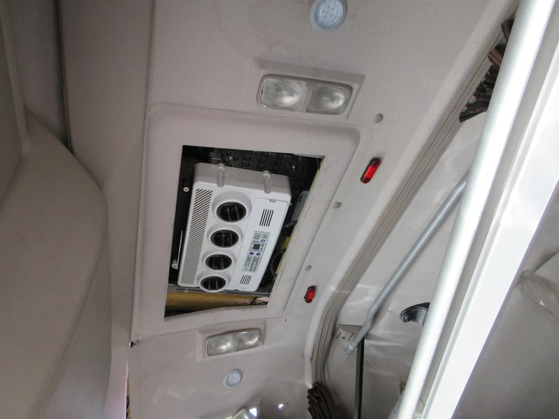 Tractor unit DAF XF 480 XF 480: picture 9