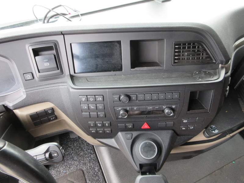 Tractor unit MAN TGX 18.510: picture 8