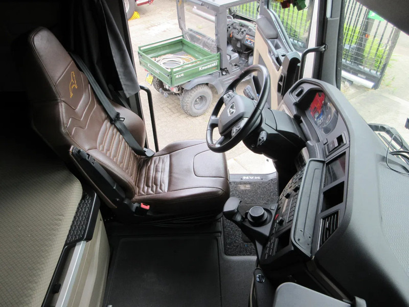 Tractor unit MAN TGX 18.510: picture 13