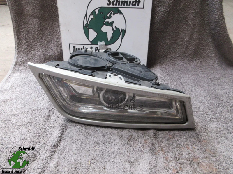 Volvo 21297917 // 21297918 MISTLAMP VOLVO FH SERIE EURO 5 RECHTS EN LINKS - Fog light for Truck: picture 1 Volvo 21297917 // 21297918 MISTLAMP VOLVO FH SERIE EURO 5 RECHTS EN LINKS - Fog light for Truck: picture 1