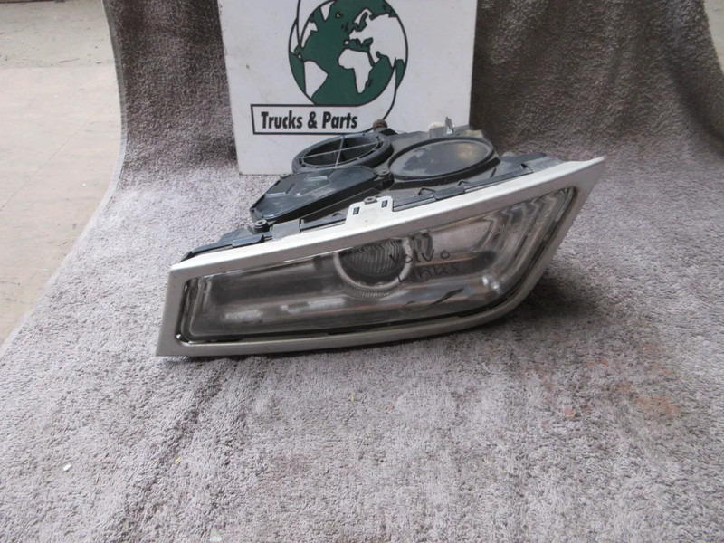 Volvo 21297917 // 21297918 MISTLAMP VOLVO FH SERIE EURO 5 RECHTS EN LINKS - Fog light for Truck: picture 4 Volvo 21297917 // 21297918 MISTLAMP VOLVO FH SERIE EURO 5 RECHTS EN LINKS - Fog light for Truck: picture 4