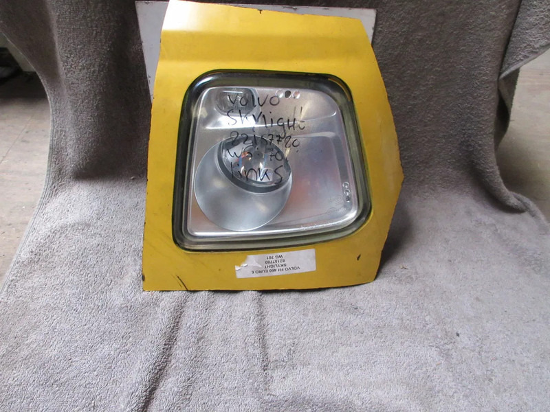 Volvo 82157780 SKYLICHT VOLVO FH SERIE MODEL 2020 EURO 6 LINKS - Fog light for Truck: picture 5 Volvo 82157780 SKYLICHT VOLVO FH SERIE MODEL 2020 EURO 6 LINKS - Fog light for Truck: picture 5