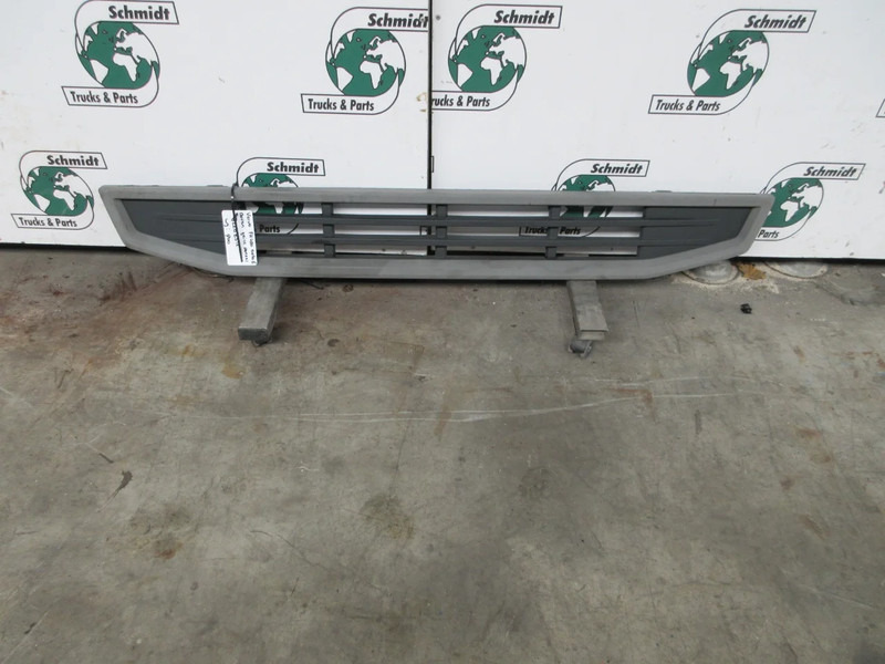 Volvo 82208512 GRILL VOLVO FH 460 EURO 6 - Grill for Truck: picture 2 Volvo 82208512 GRILL VOLVO FH 460 EURO 6 - Grill for Truck: picture 2