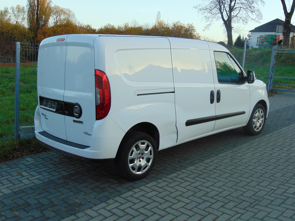 FIAT Doblo 1,6 MultiJet 105KM MAXI MAX - Small van: picture 4 FIAT Doblo 1,6 MultiJet 105KM MAXI MAX - Small van: picture 4
