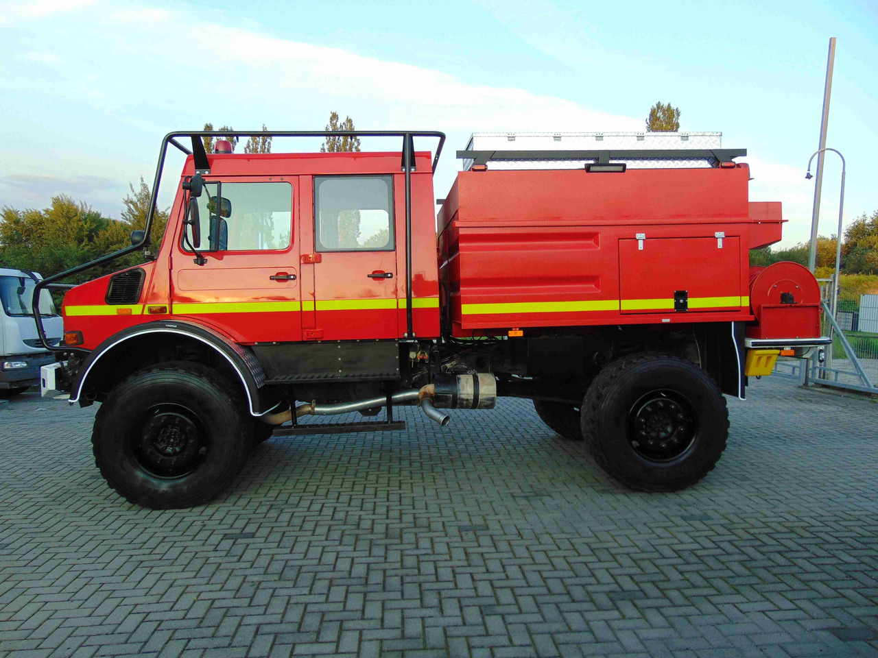 MERCEDES-BENZ Unimog U5000 4x4 DESAUTEL - 5000 WATER !!! - Fire truck: picture 5 MERCEDES-BENZ Unimog U5000 4x4 DESAUTEL - 5000 WATER !!! - Fire truck: picture 5
