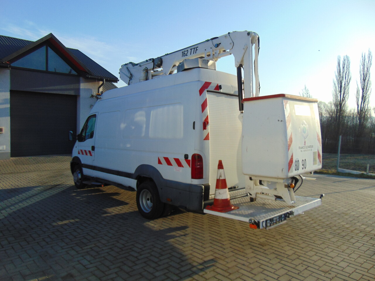 RENAULT Mascott 2,8dCi 110 L2H3 France Elevateur 152TTF 162TTF - Truck mounted aerial platform: picture 3 RENAULT Mascott 2,8dCi 110 L2H3 France Elevateur 152TTF 162TTF - Truck mounted aerial platform: picture 3