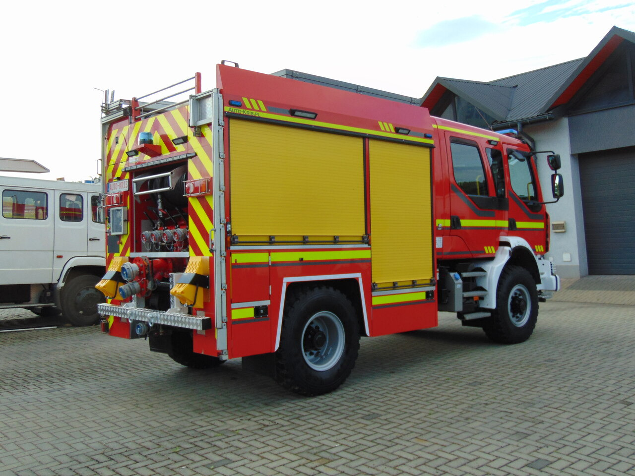 RENAULT Midlum 240DXi 4x4 GIMAEX - Fire truck: picture 4 RENAULT Midlum 240DXi 4x4 GIMAEX - Fire truck: picture 4