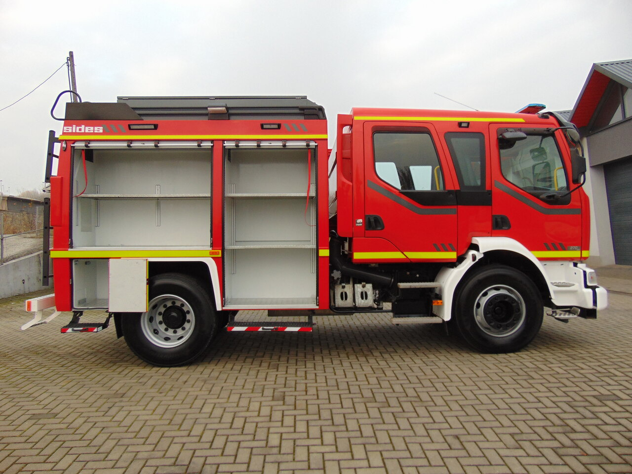 Fire truck RENAULT Midlum 270dCi SIDES: picture 10