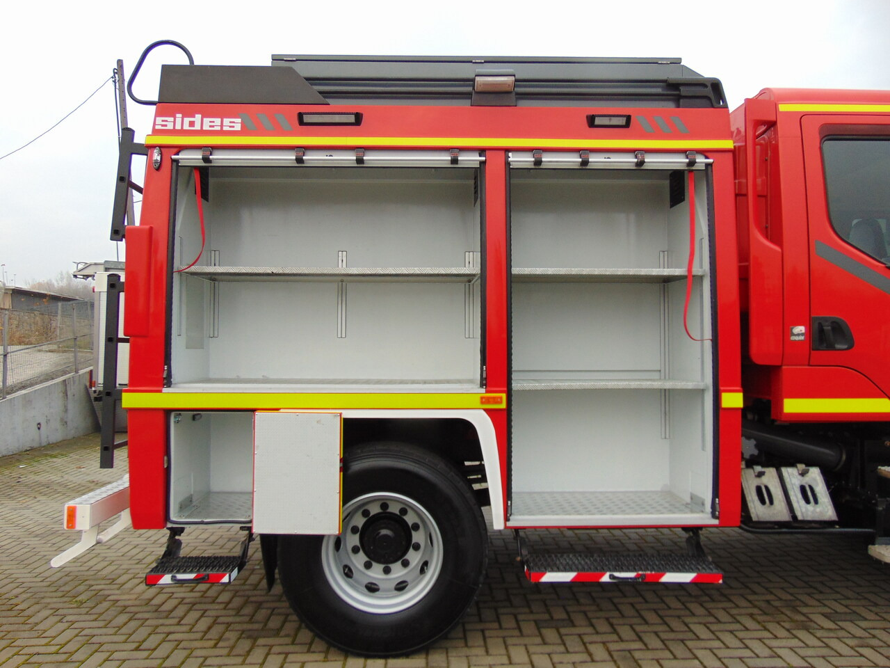 Fire truck RENAULT Midlum 270dCi SIDES: picture 9
