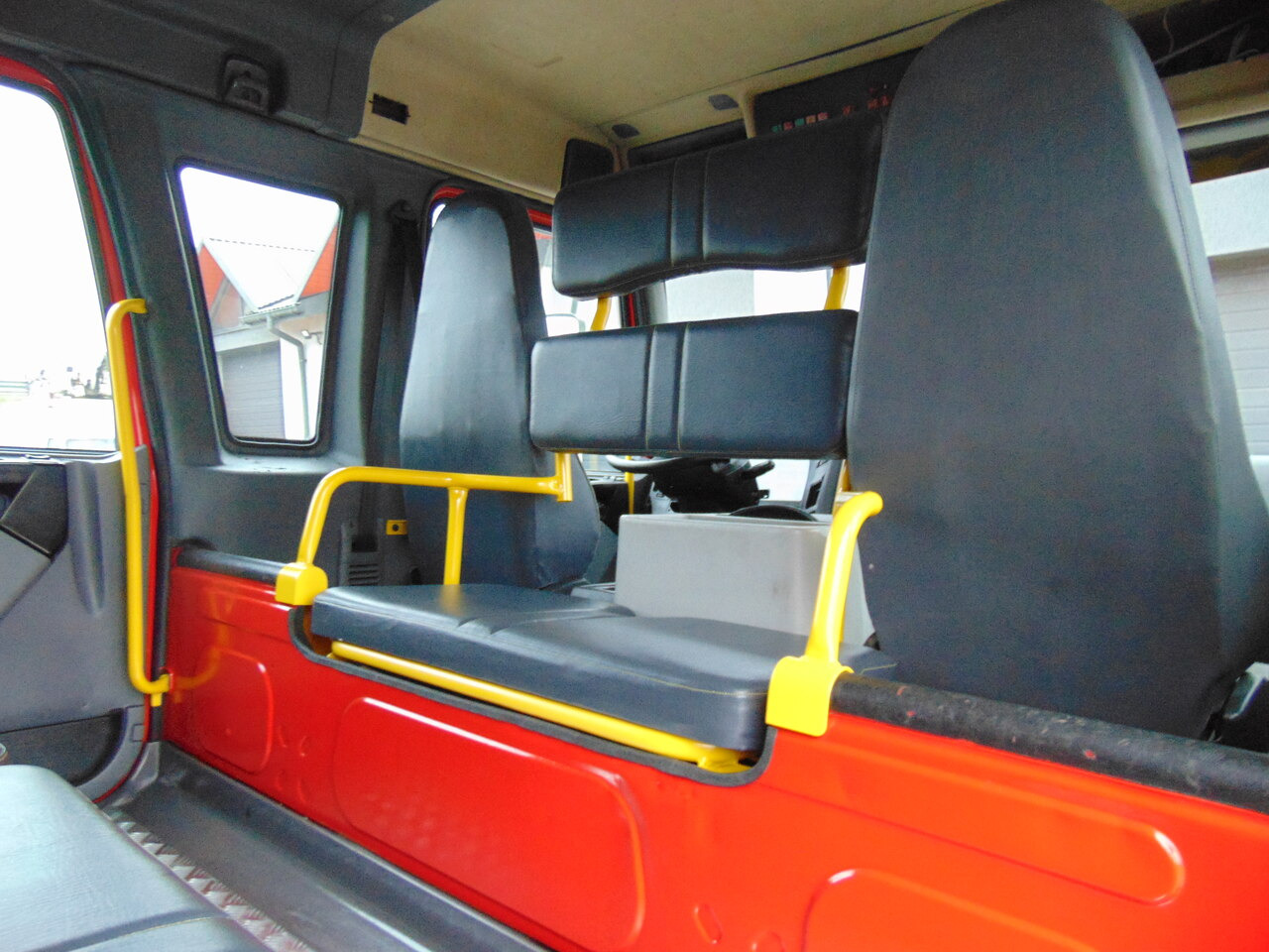 Fire truck RENAULT Midlum 270dCi SIDES: picture 17