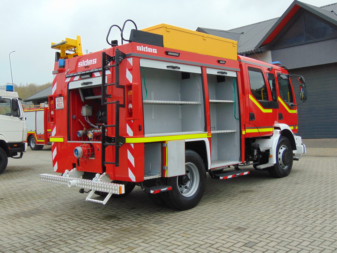 Fire truck RENAULT Midlum 270dCi SIDES TOP: picture 27