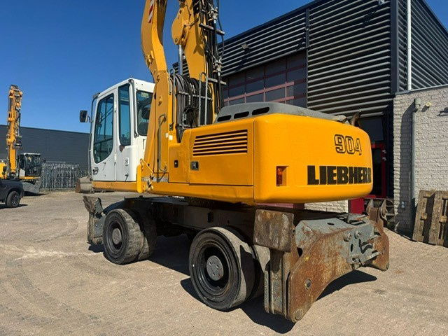Liebherr A 904 C Litronic + Grab - Waste/ Industry handler: picture 2 Liebherr A 904 C Litronic + Grab - Waste/ Industry handler: picture 2
