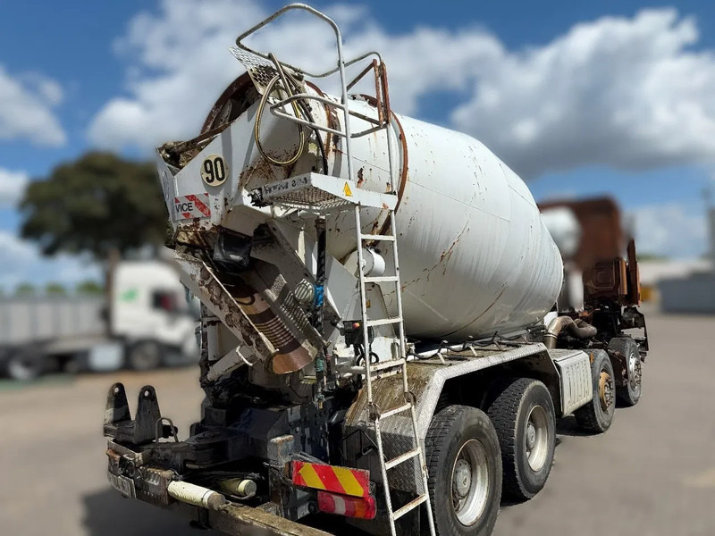 Liebherr 804 FSL 804 FSL / 8m³ / WATERTANK 500 LITER / POMP NOT INCLUDED / ! EMPTY ! / 2015 - Attachment: picture 5 Liebherr 804 FSL 804 FSL / 8m³ / WATERTANK 500 LITER / POMP NOT INCLUDED / ! EMPTY ! / 2015 - Attachment: picture 5