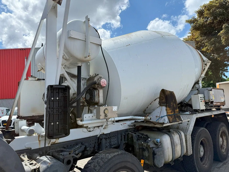 Liebherr 804 FSL 804 FSL / 8m³ / WATERTANK 500 LITER / POMP NOT INCLUDED / ! EMPTY ! / 2015 - Attachment: picture 1 Liebherr 804 FSL 804 FSL / 8m³ / WATERTANK 500 LITER / POMP NOT INCLUDED / ! EMPTY ! / 2015 - Attachment: picture 1