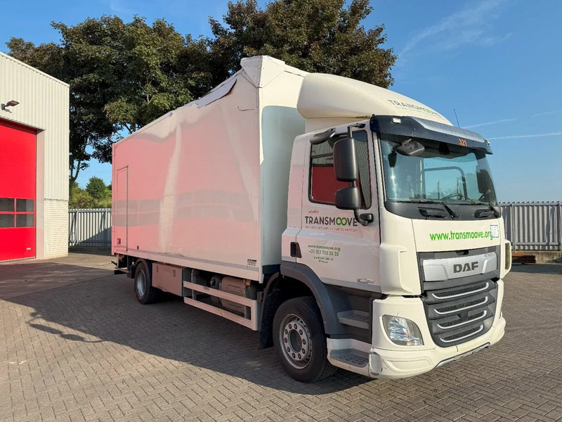 DAF CF 230 / ENGINE RUNNING / ONLY:286284 KM / ACC / LWDS / PLATFORM 2000 KG / 3SEATS / AUTOMATIC / EURO-6 / 2018 - Box truck: picture 2 DAF CF 230 / ENGINE RUNNING / ONLY:286284 KM / ACC / LWDS / PLATFORM 2000 KG / 3SEATS / AUTOMATIC / EURO-6 / 2018 - Box truck: picture 2