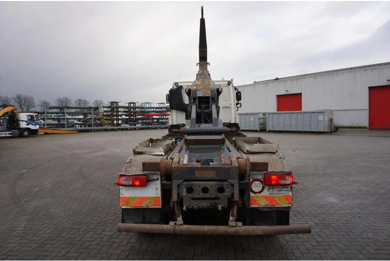 DAF CF410 / ENGINE RUNNING / DEB / ACC / LWDS / HOOK 18TON / LIFT AXLE / ONLY:375782 KM / AIRCO / AUTOMATIC / EURO-6 / 2016 - Hook lift truck: picture 5 DAF CF410 / ENGINE RUNNING / DEB / ACC / LWDS / HOOK 18TON / LIFT AXLE / ONLY:375782 KM / AIRCO / AUTOMATIC / EURO-6 / 2016 - Hook lift truck: picture 5