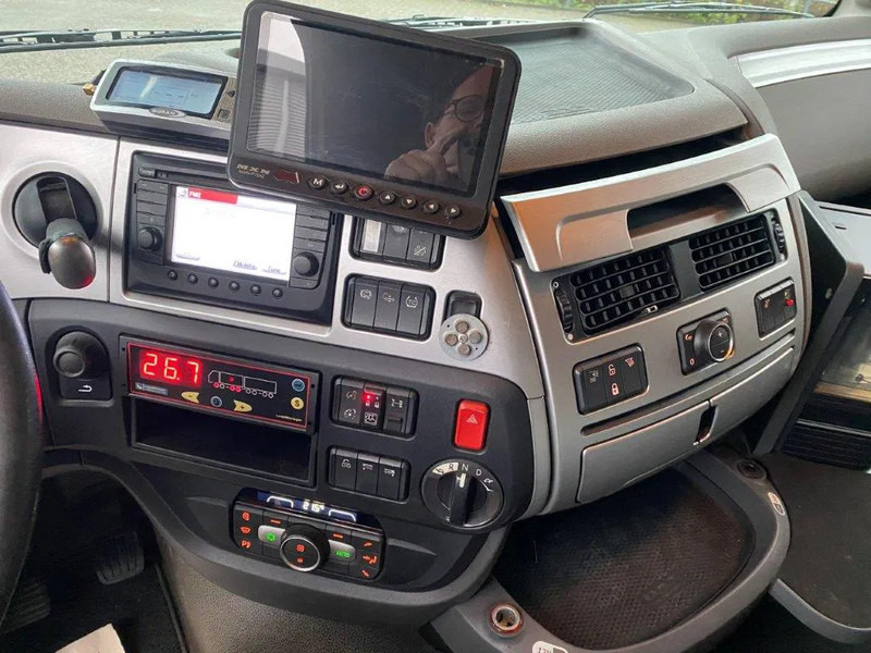 Hook lift truck DAF XF106-530 8X2 / AJK HOOKLIFT 25000KG / 9 TON FRONT AXLE / NAVI / ONLY:612482 KM / SSC / AUTOMATIC / EURO-6 / 2019: picture 18