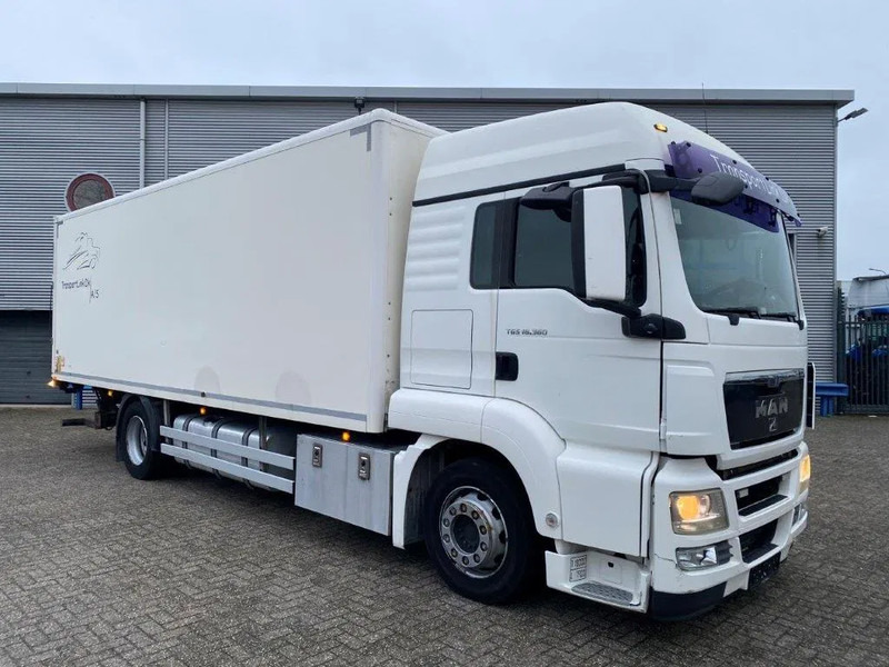 MAN TGS18.360 / HEATED BOX / FULL-AIR / PLATFORM / ONLY:392217 KM / MANUAL / EURO-4 / 2008 - Box truck: picture 2 MAN TGS18.360 / HEATED BOX / FULL-AIR / PLATFORM / ONLY:392217 KM / MANUAL / EURO-4 / 2008 - Box truck: picture 2