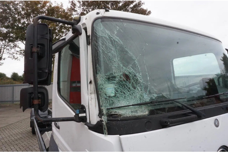 Mercedes-Benz ATEGO 1221 / ENGINE RUNNING / ONLY:253095 KM / AUTOMATIC / EURO-6 / 2017 - Cab chassis truck: picture 5 Mercedes-Benz ATEGO 1221 / ENGINE RUNNING / ONLY:253095 KM / AUTOMATIC / EURO-6 / 2017 - Cab chassis truck: picture 5