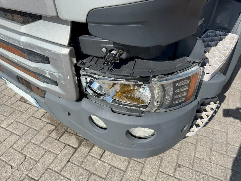 Scania R490 / 8X4 / ENGINE RUNNING / RETARDER / 9 TON FRONT AXLE / LIFT+LENKACHSE / AUTOMATIC / EURO-6 / 2017 - Cab chassis truck: picture 5 Scania R490 / 8X4 / ENGINE RUNNING / RETARDER / 9 TON FRONT AXLE / LIFT+LENKACHSE / AUTOMATIC / EURO-6 / 2017 - Cab chassis truck: picture 5
