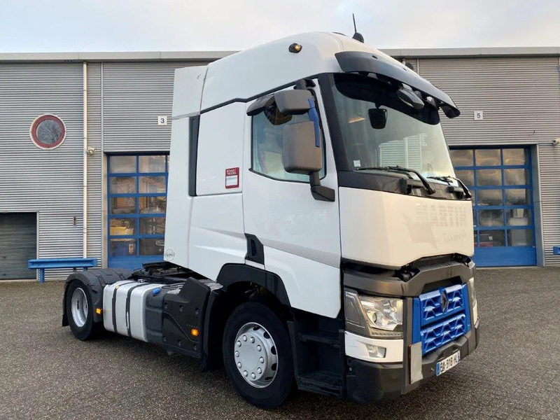 Renault T480 COMFORT / DOUBLE TANK / LWDS / AIRCO / 2XBED / AUTOMATIC / EURO-6 / 2016 - Tractor unit: picture 2 Renault T480 COMFORT / DOUBLE TANK / LWDS / AIRCO / 2XBED / AUTOMATIC / EURO-6 / 2016 - Tractor unit: picture 2