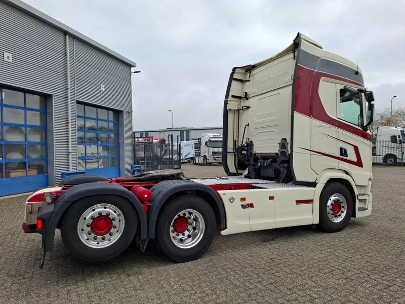 Scania NGS S650 V8 / RETARDER / 633397 KM / 9 TON FRONT AXELE / FULL-AIR / INLINER / FULL SPOILER / LEATHER / ALCOA / NAVI / FRIDGE / E - Tractor unit: picture 5 Scania NGS S650 V8 / RETARDER / 633397 KM / 9 TON FRONT AXELE / FULL-AIR / INLINER / FULL SPOILER / LEATHER / ALCOA / NAVI / FRIDGE / E - Tractor unit: picture 5