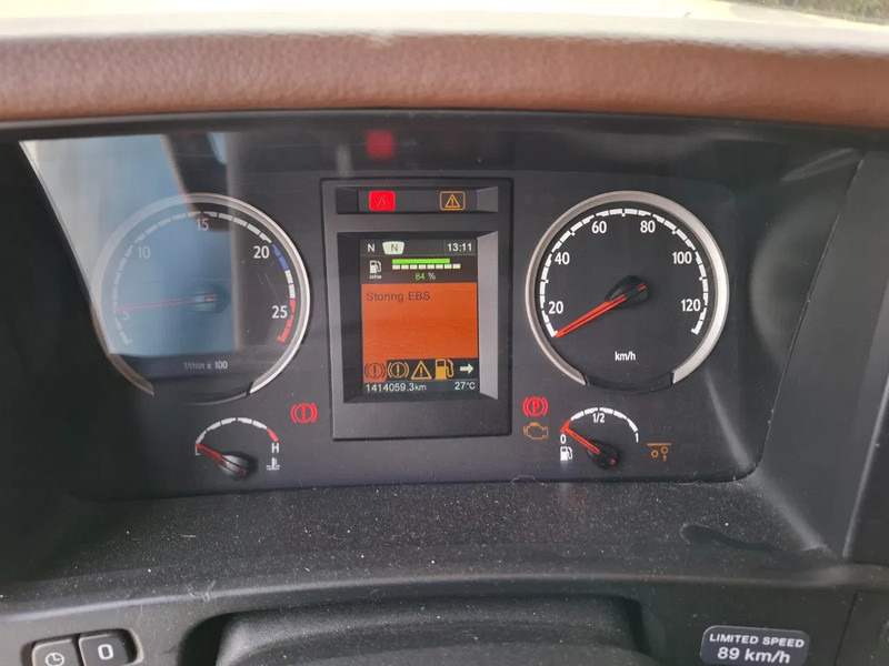 Tractor unit Scania R560 V8 / BOOGIE / HYDRAULICS / FULL-AIR / AUTOMATIC / EURO-5 / 2012: picture 20 Tractor unit Scania R560 V8 / BOOGIE / HYDRAULICS / FULL-AIR / AUTOMATIC / EURO-5 / 2012: picture 20