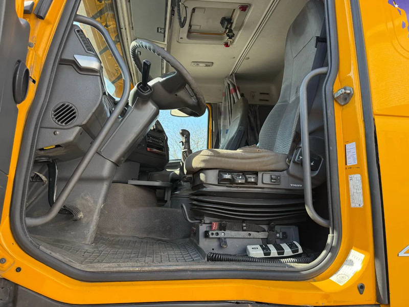 Volvo FH12-420 / CRANE AMCO VEBA V8204S / REMOTE / XENON / AIRCO / ANALOGE TACHO / MANUAL / EURO-3 / 2003 on lease Volvo FH12-420 / CRANE AMCO VEBA V8204S / REMOTE / XENON / AIRCO / ANALOGE TACHO / MANUAL / EURO-3 / 2003: picture 14