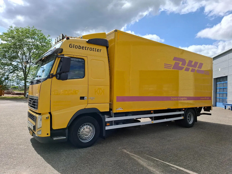 Volvo FH13-420 / NL TRUCK / PLATFORM 2000KG / AIRCO / FRIDGE / AUTOMATIC / EURO-5 / 2010 - Box truck: picture 1 Volvo FH13-420 / NL TRUCK / PLATFORM 2000KG / AIRCO / FRIDGE / AUTOMATIC / EURO-5 / 2010 - Box truck: picture 1