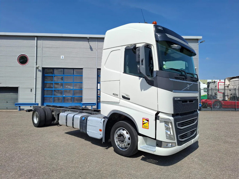 Volvo FH4-420 / PTO / DOUBLE TANK / I-PARKCOOL / VEB+ / LWDS / TUV:10-07-2025 / AUTOMATIC / EURO-6 / 2016 - Cab chassis truck: picture 2 Volvo FH4-420 / PTO / DOUBLE TANK / I-PARKCOOL / VEB+ / LWDS / TUV:10-07-2025 / AUTOMATIC / EURO-6 / 2016 - Cab chassis truck: picture 2