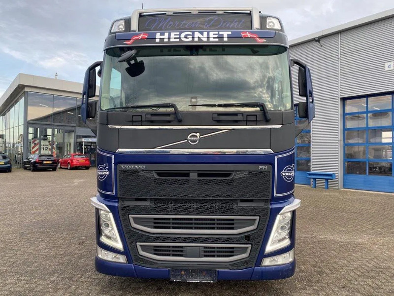 Tipper Volvo FH4-540 / VEB+ / ACC / LWDS / 3SIDE TIPPER / DYNAMIC STEERING / LEATHER / FULL-AIR / AUTOMATIC / EURO-6 / 2017: picture 14 Tipper Volvo FH4-540 / VEB+ / ACC / LWDS / 3SIDE TIPPER / DYNAMIC STEERING / LEATHER / FULL-AIR / AUTOMATIC / EURO-6 / 2017: picture 14