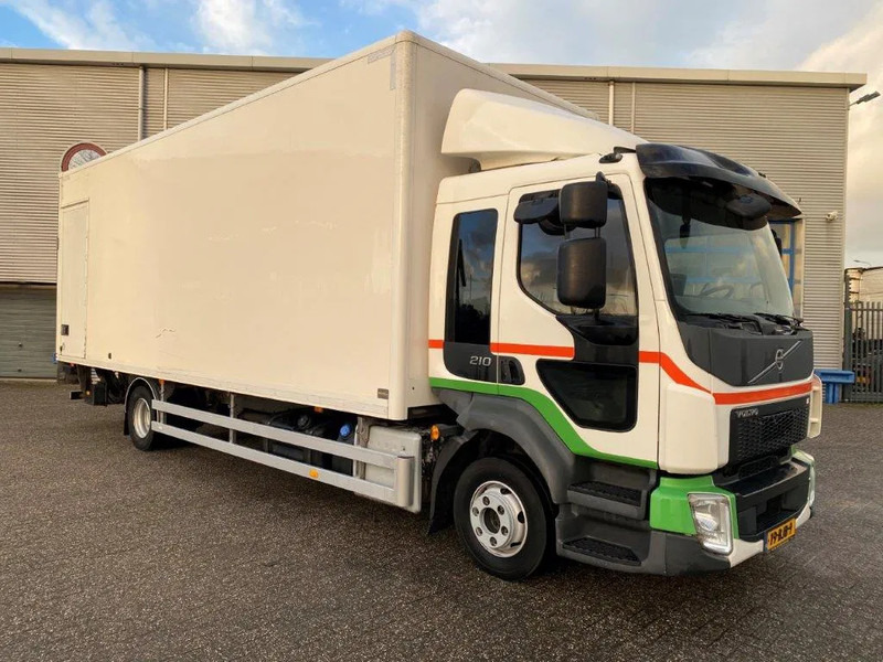 Volvo FL5-210 / NL TRUCK / ONLY:495823 KM / PLATFORM 1500 KG / AUTOMATIC / EURO-6 / 2017 - Box truck: picture 2 Volvo FL5-210 / NL TRUCK / ONLY:495823 KM / PLATFORM 1500 KG / AUTOMATIC / EURO-6 / 2017 - Box truck: picture 2