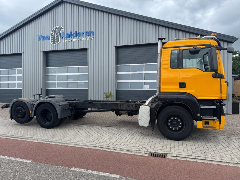 MAN TGS 26.360 6x2, PTO Pump, Manual Gear, Steering Axle - Box truck: picture 2 MAN TGS 26.360 6x2, PTO Pump, Manual Gear, Steering Axle - Box truck: picture 2