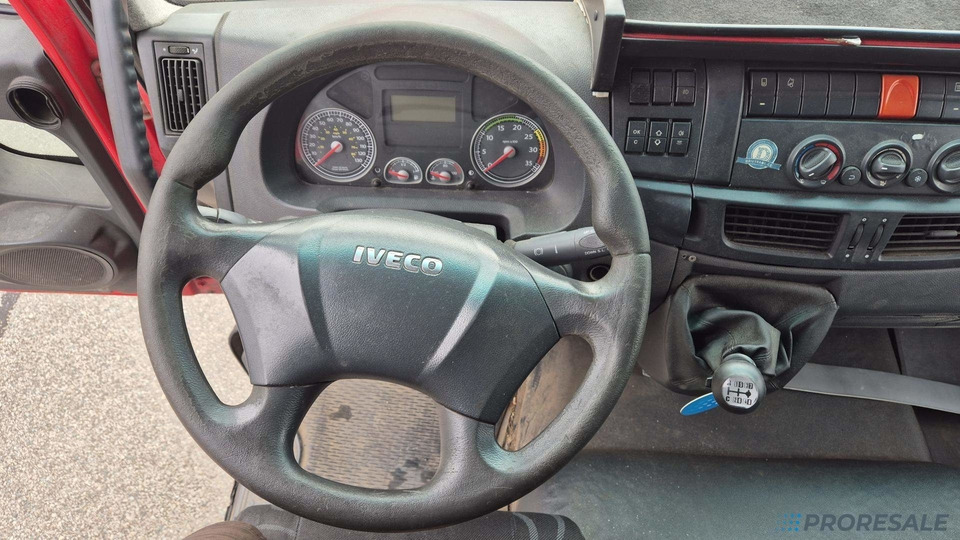 IVECO EUROCARGO ML 140E28 EURO 5 - valník s plachtou + hydraulické čelo 1,5 t - Curtainsider truck: picture 5 IVECO EUROCARGO ML 140E28 EURO 5 - valník s plachtou + hydraulické čelo 1,5 t - Curtainsider truck: picture 5