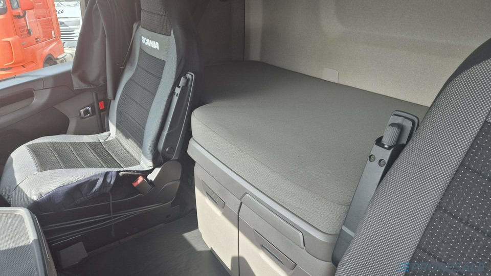 SCANIA S500 N323 NGS TOP LINE LOW DECK EURO 6 - Tractor unit: picture 5 SCANIA S500 N323 NGS TOP LINE LOW DECK EURO 6 - Tractor unit: picture 5