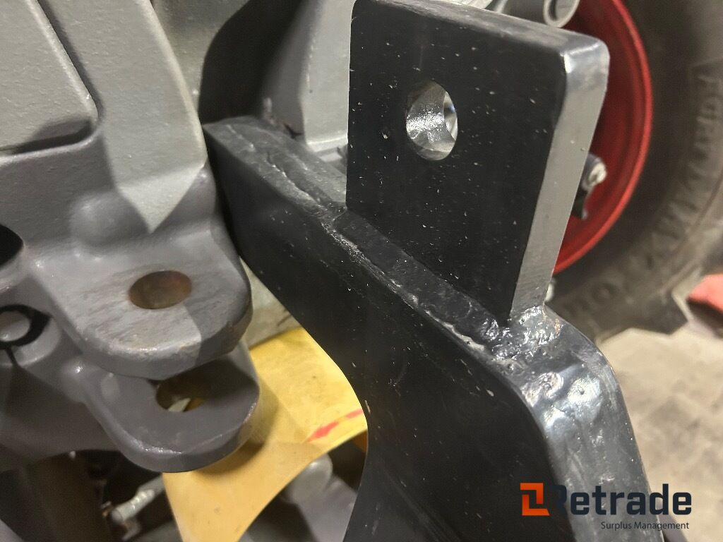 Brøyte plate Fra Schmith Tellefdal til traktor Fendt 900 - Agricultural machinery: picture 5 Brøyte plate Fra Schmith Tellefdal til traktor Fendt 900 - Agricultural machinery: picture 5