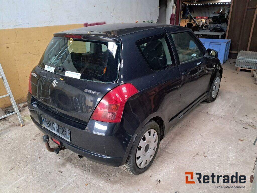 Bil Suzuki Swift 1,3 A/mt - Car: picture 3 Bil Suzuki Swift 1,3 A/mt - Car: picture 3