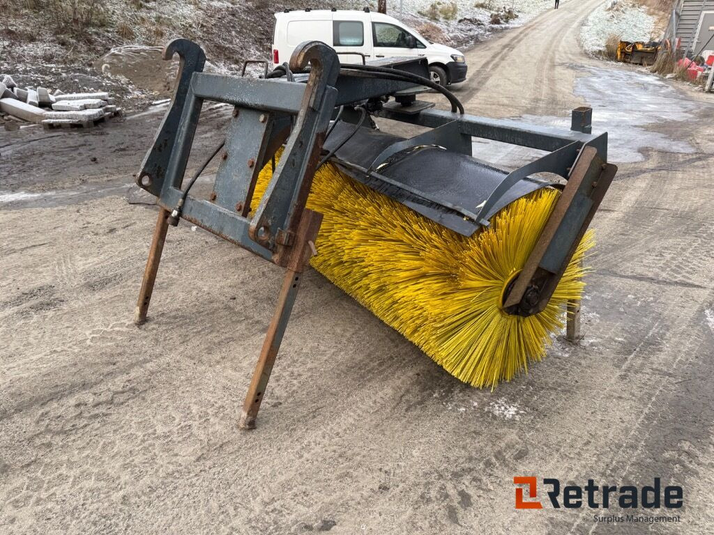 Feiekost AH2500S nylig service klar til bruk - Construction machinery: picture 5 Feiekost AH2500S nylig service klar til bruk - Construction machinery: picture 5